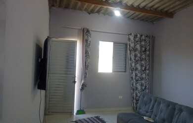 Imagem: A casa possui 1 Dormitório, 1 Banheiro, 25m² de Área e está