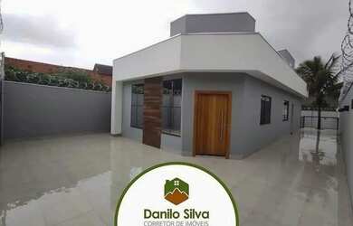 Imagem: A casa possui 3 Dormitórios, 3 Banheiros, 2 Vagas na garagem