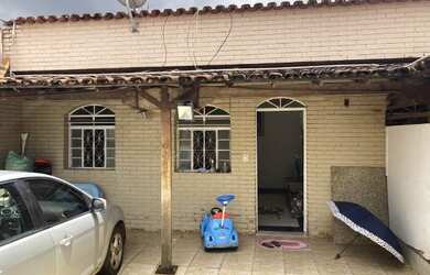 Imagem: A casa possui 2 Dormitórios, 2 Banheiros, 1 Vaga na garagem