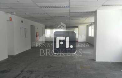 Imagem: O depósito possui 5 Vagas na garagem e 1024m² de Área e está