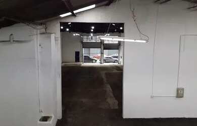 Imagem 9: Galpão/Depósito/Armazém para aluguel e venda tem 428 metros quadrados