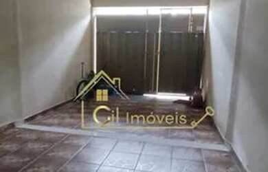 Imagem: A casa possui 3 Dormitórios, 1 Banheiro, 1 Vaga na garagem