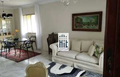 Imagem: A casa possui 3 Dormitórios, 4 Banheiros, 4 Vagas na garagem