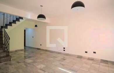 Imagem: A casa possui 2 Dormitórios, 2 Banheiros, 4 Vagas na garagem