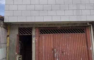 Imagem: A casa possui 4 Dormitórios, 3 Banheiros, 2 Vagas na garagem