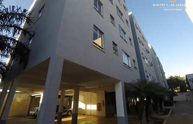 Imagem: O apartamento possui 2 Dormitórios, 1 Banheiro, 1 Vaga na garagem