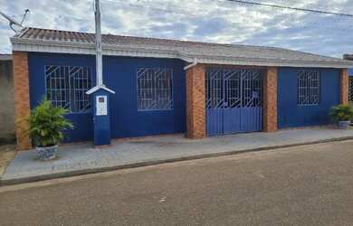 Imagem 2: Vende-se casa-zona sul. Varanda, 2 Vagas na garageme4 Dormitórios