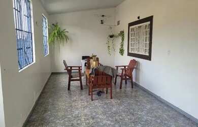 Imagem 3: Vende-se casa-zona sul. Varanda, 2 Vagas na garageme4 Dormitórios