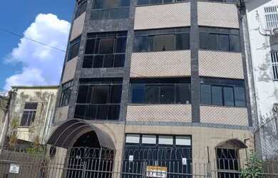 Imagem: O apartamento possui 1 Dormitório, 1 Banheiro, 38m² de Área