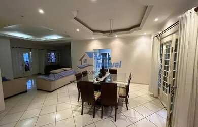 Imagem: A casa em condomínio possui 5 Dormitórios, 5 Banheiros, 5