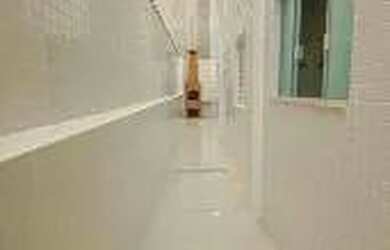 Imagem: A casa possui 3 Dormitórios, 3 Banheiros, 2 Vagas na garagem