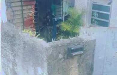 Imagem: A casa possui 2 Dormitórios e 1 Banheiro e está localizado