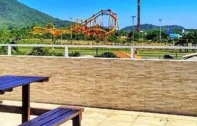 Imagem: O apartamento para temporada possui 1 Dormitório e 2 Vagas