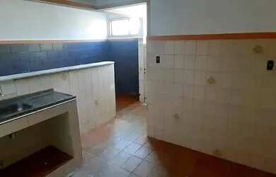 Imagem: A casa possui 5 Dormitórios, 5 Banheiros, 4 Vagas na garagem