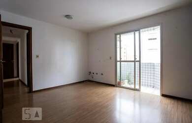 Imagem: O apartamento possui 3 Dormitórios, 1 Banheiro, 1 Vaga na garagem