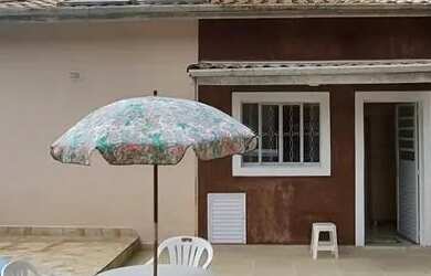 Imagem: A casa possui 4 Dormitórios, 4 Banheiros, 4 Vagas na garagem