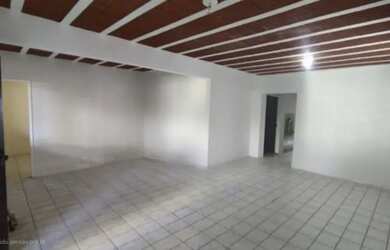 Imagem 5: Casa em Rio Doce com 200m2 de área construída próximo a praia