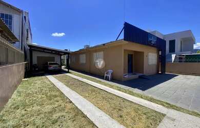 Imagem 2: Casa com 3 dormitórios em Camobi com terreno de 450m²