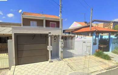 Imagem: A casa possui 2 Dormitórios, 2 Banheiros, 1 Vaga na garagem