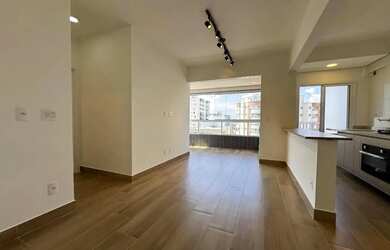 Imagem: O apartamento possui 1 Dormitório, 2 Banheiros, 1 Vaga na garagem