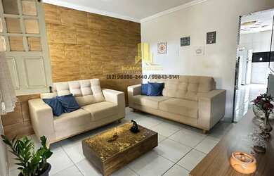 Imagem: A casa possui 4 Dormitórios, 4 Banheiros, 5 Vagas na garagem