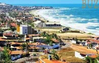 Imagem: A casa possui 4 Dormitórios, 3 Banheiros, 4 Vagas na garagem