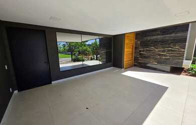 Imagem 3: Casa de condomínio para venda tem 241 metros quadrados