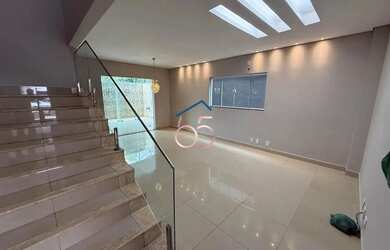 Imagem: A casa em condomínio possui 3 Dormitórios, 4 Banheiros, 2