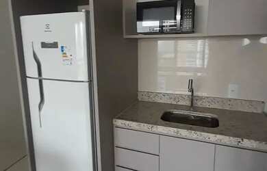 Imagem: O apartamento possui 1 Dormitório, 1 Banheiro, 1 Vaga na garagem