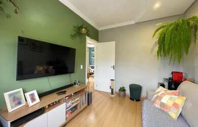 Imagem: O apartamento possui 2 Dormitórios, 1 Banheiro e 1 Vaga na