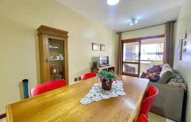 Imagem 8: SACADA DE FRENTE E ESPAÇO DE SOBRA NO CENTRO DA CIDADE