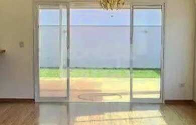 Imagem: A casa em condomínio possui 3 Dormitórios, 3 Banheiros, 4