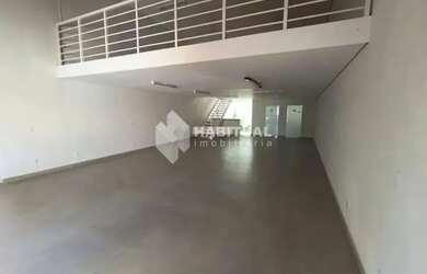 Imagem: O depósito possui 1 Vaga na garagem, 200m² de Área e está