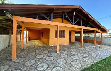 Imagem 2: Casa para Venda em Imbituba, Ribanceira, 3 dormitórios, 1 suíte, 2 banheiros,...