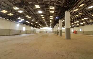 Imagem: O depósito possui 5 Vagas na garagem, 3.959m² de Área e