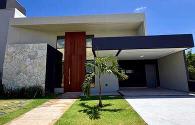 Imagem: A casa em condomínio possui 3 Dormitórios, 2 Banheiros, 2