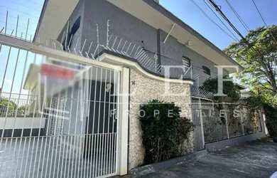 Imagem: O depósito possui 4 Vagas na garagem e 250m² de Área e está