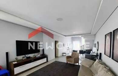 Imagem: A casa em condomínio possui 3 Dormitórios, 4 Banheiros, 4