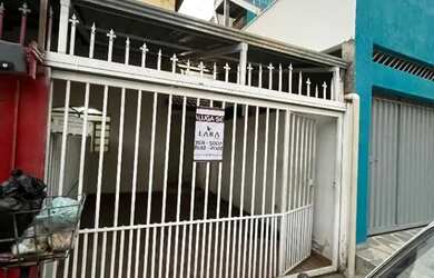 Imagem: A casa possui 2 Dormitórios, 1 Banheiro, 1 Vaga na garagem