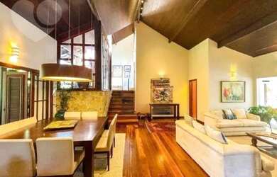 Imagem: A casa em condomínio possui 4 Dormitórios, 5 Banheiros, 3