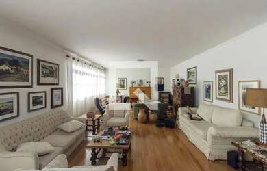 Imagem: O apartamento possui 4 Dormitórios, 2 Banheiros, 2 Vagas na