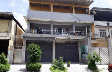 Imagem: A casa possui 3 Dormitórios, 1 Banheiro e está localizado