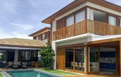 Imagem: A casa possui 5 Dormitórios, 1 Banheiro, 4 Vagas na garagem