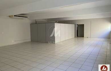 Imagem: O depósito possui 4 Vagas na garagem e 300m² de Área e está