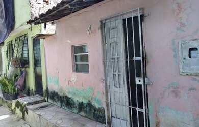 Imagem: A casa possui 1 Dormitório, 1 Banheiro e está localizado