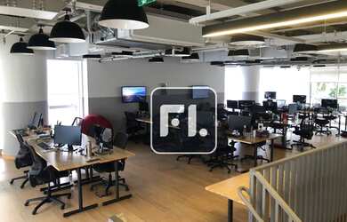 Imagem: O depósito possui 5 Vagas na garagem e 724m² de Área e está