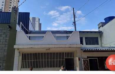 Imagem: O depósito possui 2 Vagas na garagem, 200m² de Área e está