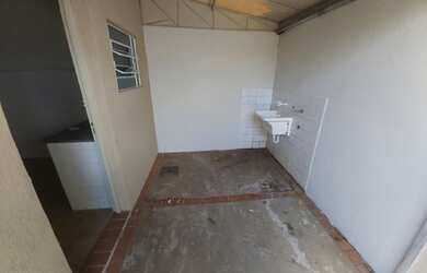 Imagem: A casa em condomínio possui 2 Dormitórios, 1 Banheiro, 65m²