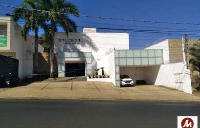 Imagem: O depósito possui 5 Vagas na garagem, 547m² de Área e está