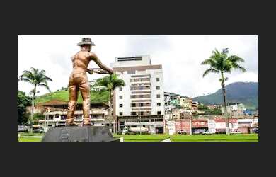 Imagem: O terreno possui 10.000m² de Área e está localizado em Pinheiro